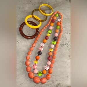 Vintage Lucite Necklace and Bangle / Bracelet Lot. Six
Pieces.